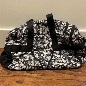 ivivva by Lululemon Duffle Weekender Bag